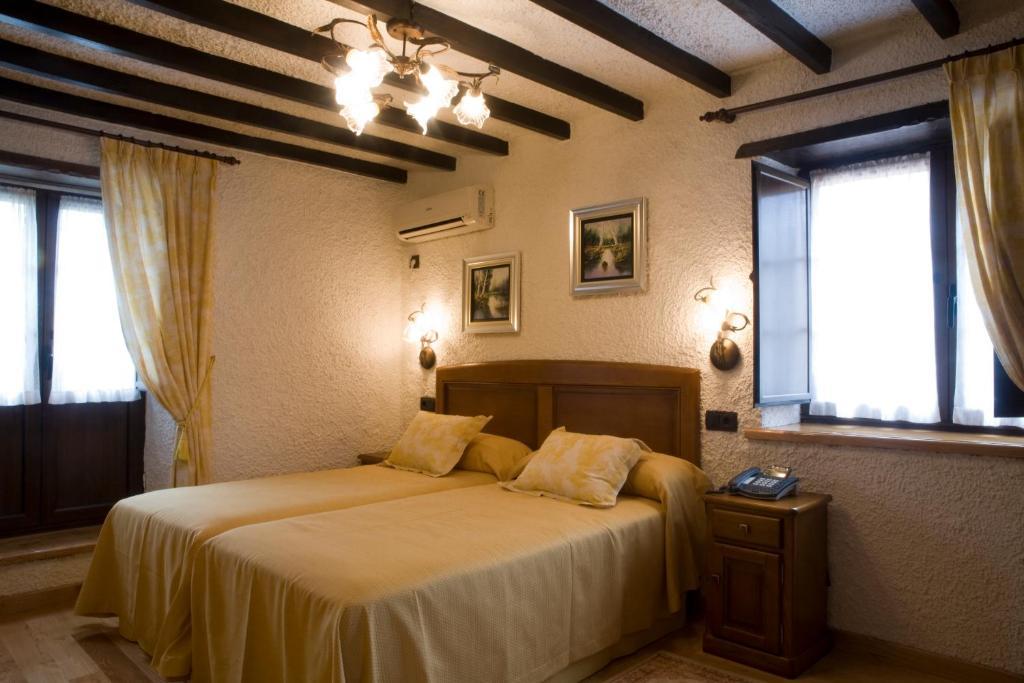 El Foyu Hotel Colunga Bilik gambar